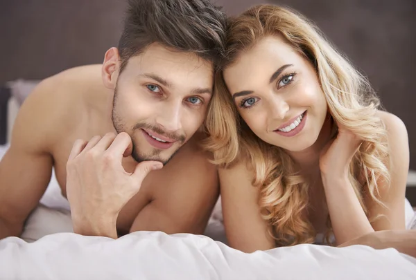 Happy beautiful couple — Stock Photo, Image