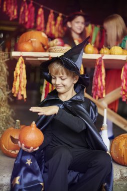 Çocuk Sihirbazı kostüm kabak ile