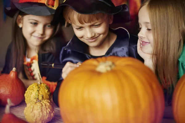 Halloween to świetna zabawa dla dzieci — Zdjęcie stockowe