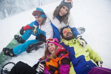 En yakın arkadaşlarım snowboard için hazırlanıyor