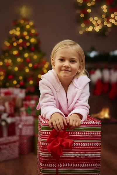 A karácsonyi szőke kislány — Stock Fotó