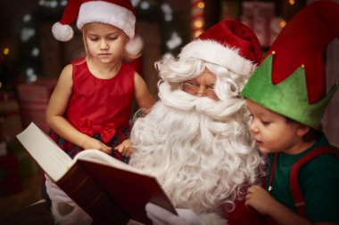 Çocuklar için Noel Baba hikaye anlatımı