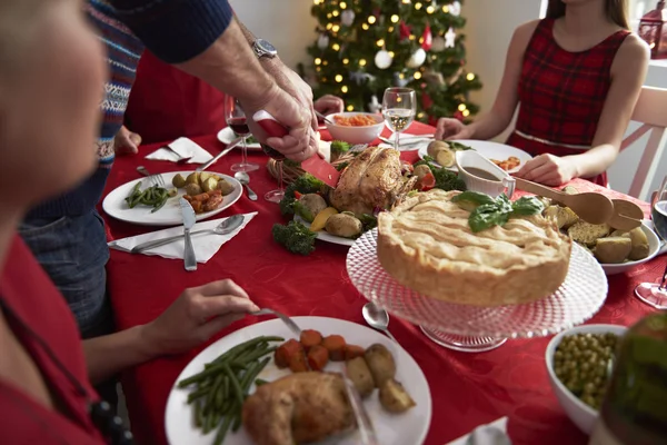 Vlees van kalkoenen op kerst tafel — Stockfoto