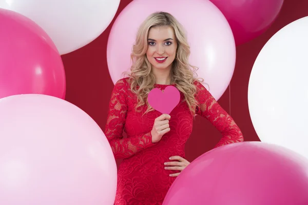 Mujer en vestido rojo — Foto de Stock