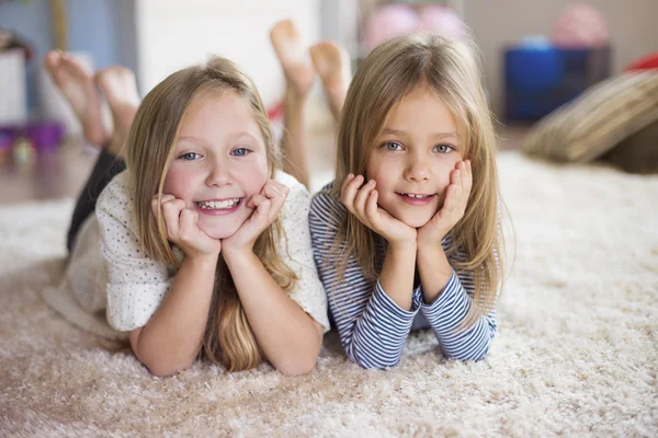 Sisters having fun together — Stock Photo, Image