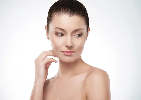 Hermosa mujer con pelo recogido — Foto de Stock