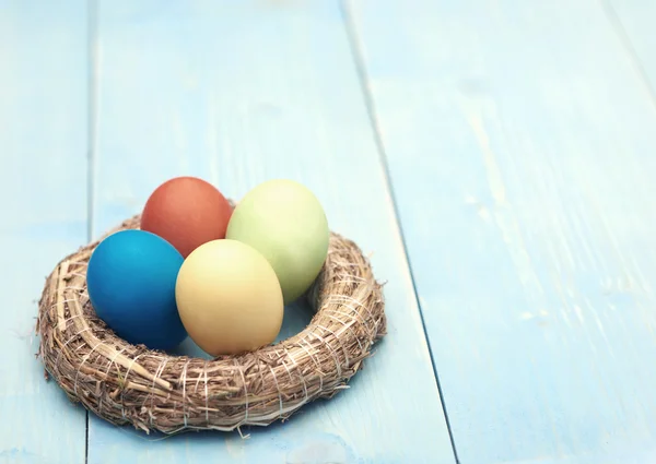 Coloridos huevos de Pascua hechos a mano —  Fotos de Stock