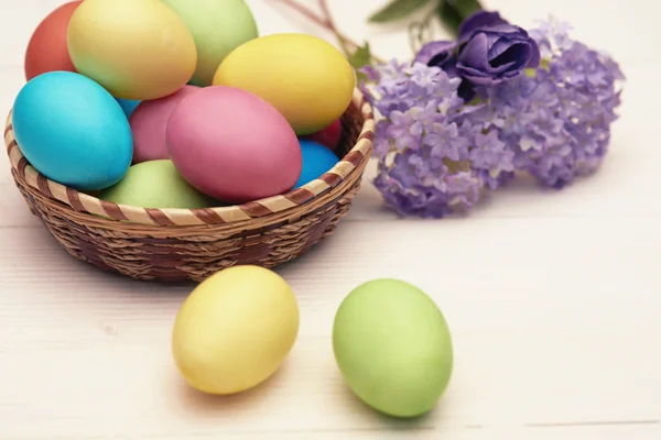 Decoración de Pascua en las tablas blancas —  Fotos de Stock