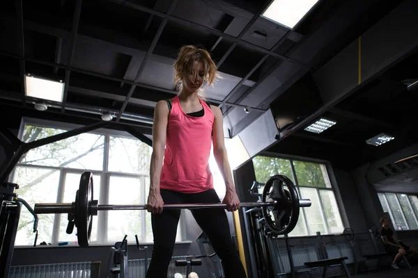 Low Angle Shot Van Een Sportieve Vrouw Met Zware Lange — Stockfoto