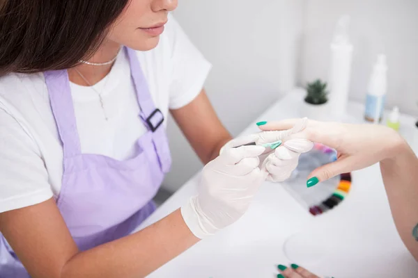 Cropped Shot Professional Manicurist Working Her Salon — Stock Photo, Image