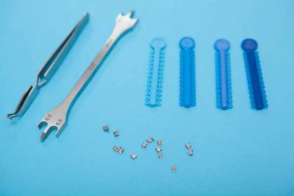 Instrumentos Dentales Elásticos Azules Para Aparatos Ortopédicos — Foto de Stock