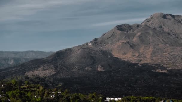 Video Alto Volcán Con Nubes Isla Bali Indonesia — Vídeo de stock