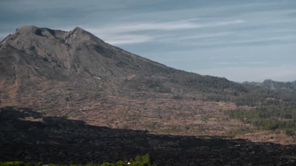 Video Alto Volcán Con Nubes Isla Bali Indonesia — Vídeo de stock