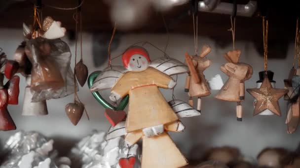 Petits Jouets Colorisés Bois Noël Ange Suspendus Dans Maison — Video