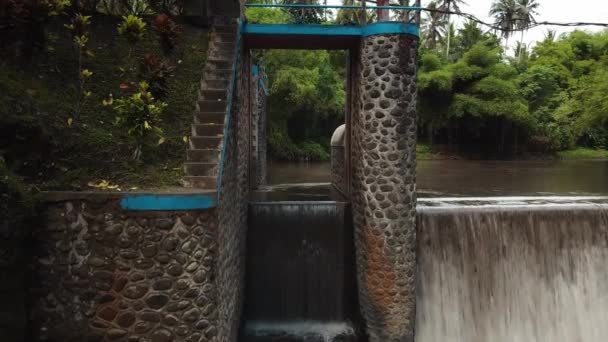 Vídeo Del Dron Una Antigua Presa Agua Para Suministro Agua — Vídeos de Stock