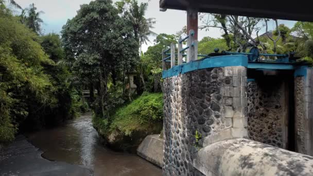 Vídeo Del Dron Una Antigua Presa Agua Para Suministro Agua — Vídeos de Stock