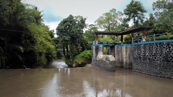 Vídeo Del Dron Una Antigua Presa Agua Para Suministro Agua — Vídeos de Stock