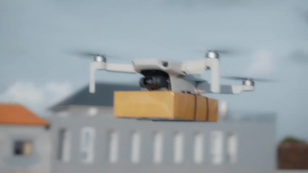 Nagranie Wideo Lotu Dronem Dostawą Niebie Tekturową Paczką — Wideo stockowe