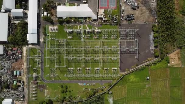 Vídeo Desde Dron Estación Transmisión Eléctrica Con Postes Metálicos Cables — Vídeos de Stock