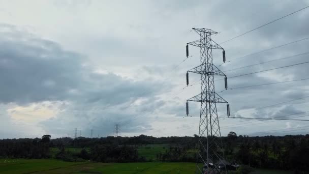 Veduta Aerea Drone Una Torre Trasmissione Elettrica Nuova Costruzione Una — Video Stock