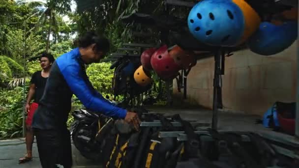 Ubud Gayiar Kabupaten Badung Bali Indonésie Května 2021 Černé Ochranné — Stock video