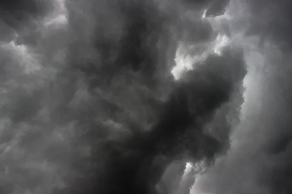 Photo Abstraite Des Nuages Noirs Blancs Quand Fait Sombre — Photo