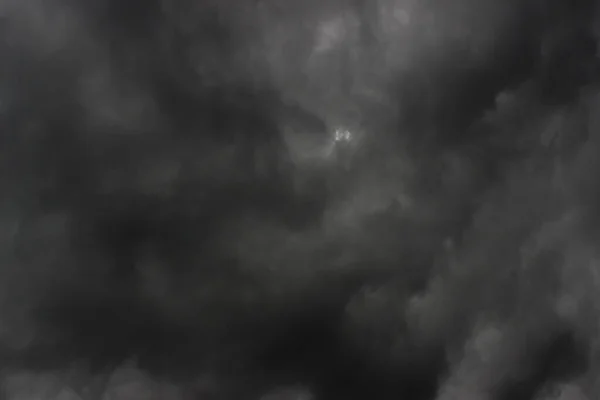 Abstraktes Foto Von Schwarz Weißen Wolken Wenn Dunkel Wird — Stockfoto