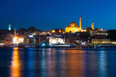 Akşam Istanbul ve Rüstem Paşa Camii