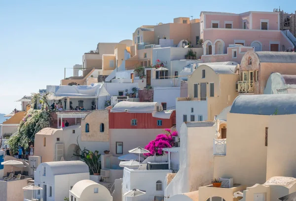Griekenland Zomer Zonnige Dag Santorini Caldera Balkons Kleurrijke Huizen Oia — Stockfoto