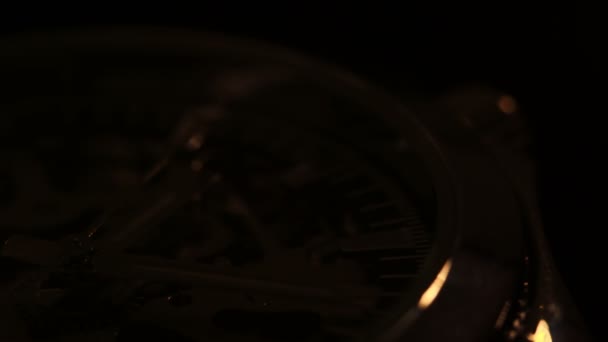 Un reloj. Luz y sombra — Vídeos de Stock
