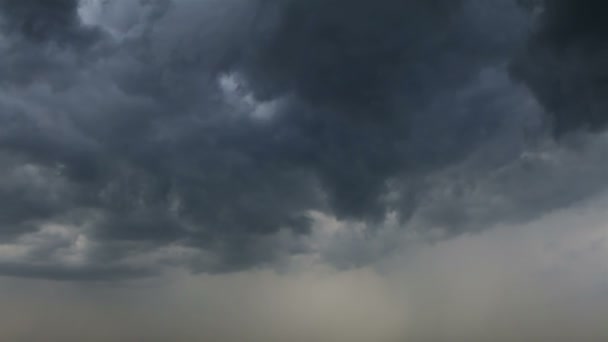 Nuvens de tempestade pesada — Vídeo de Stock