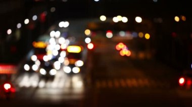 Gece trafik kesişme noktası. Bulanık