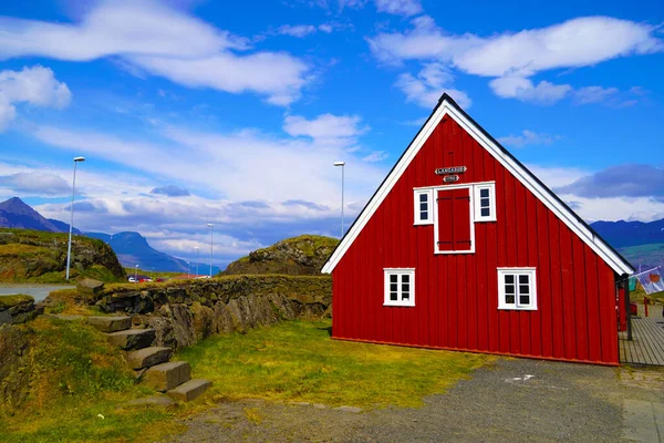 Doğu Fjords, İzlanda 'da bir kafeteryada.