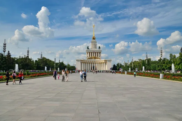 Moscow Russia August 2020 Tourists Visiting Main Pavilion Monument Lenin — Stock Photo, Image