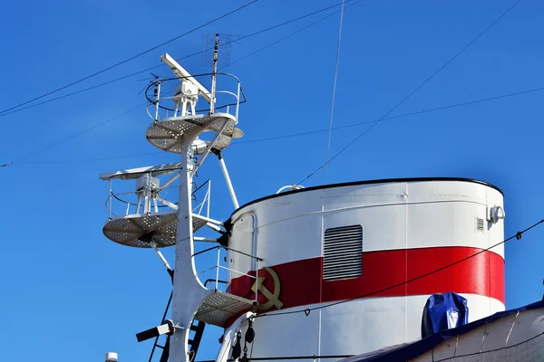 Röret och masten av fartyget — Stockfoto