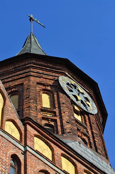 Turm Königsberger Münster. Kaliningrad, Russland — Stockfoto