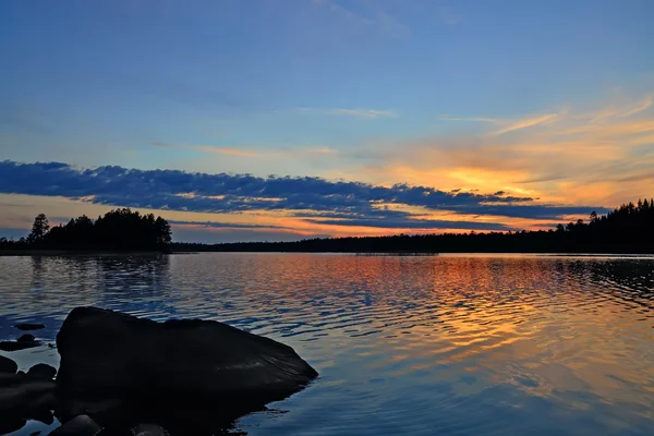 Karelya günbatımı. Lake Engozero, Kuzey Karelya, Rusya Federasyonu — Stok fotoğraf