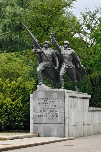 Sculptuur overwinning. Memorial 1200 guardsmen, Kaliningrad, Rusland — Stockfoto