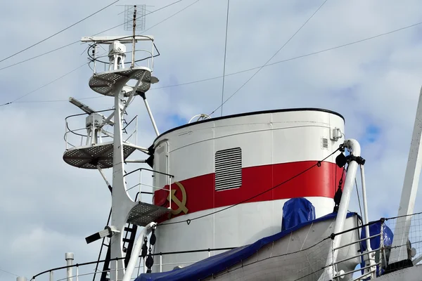 Tube and mast of the ship — Stock Photo, Image