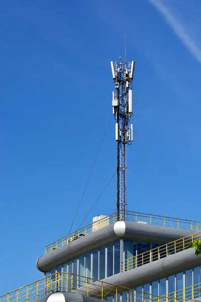 Antenne på taget - Stock-foto