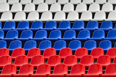 Rus bayrağı renklerde koltuk