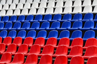 Rus bayrağı renklerde koltuk