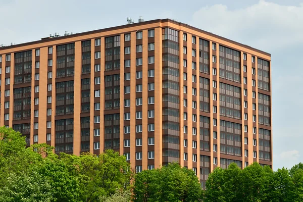 Novo edifício na rua Gorky. Kaliningrado, Rússia — Fotografia de Stock