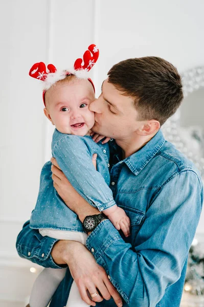 Papa Fille Bonne Année Joyeux Noël Intérieur Décoré Noël Concept — Photo