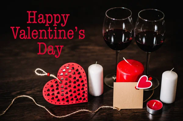 Sms Szczęśliwych Walentynek Koncepcja Miłości Świecami Winem Czerwonymi Sercami Walentynki — Zdjęcie stockowe