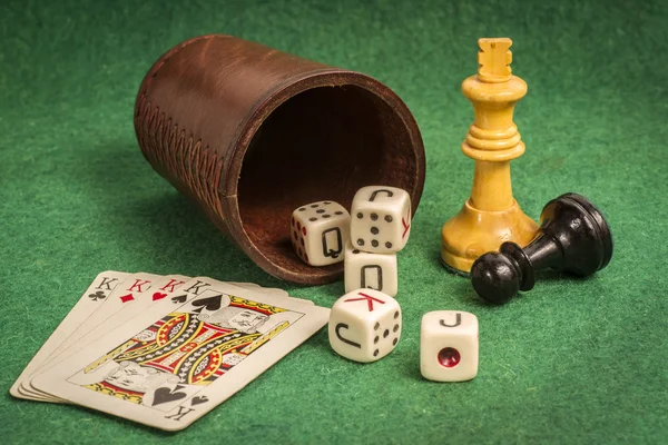 Dice Cup with Dices — Stock Photo, Image