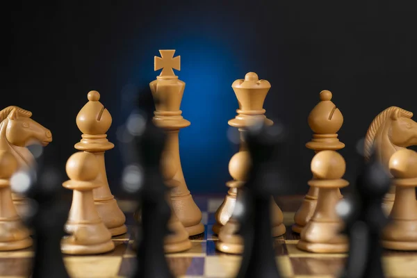 Algumas peças de madeira de xadrez — Fotografia de Stock