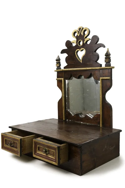 Antiguo mueble con cajones y espejo — Foto de Stock