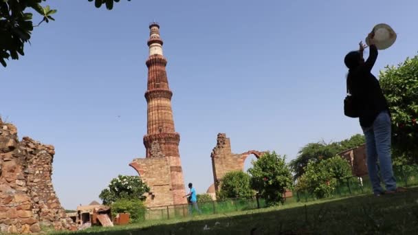 कुतुब मीनार, यूनेस्को विश्व धरोहर स्थल, दिल्ली — स्टॉक वीडियो