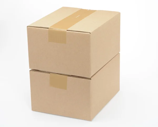 Beyaz arkaplanda karton kutular — Stok fotoğraf
